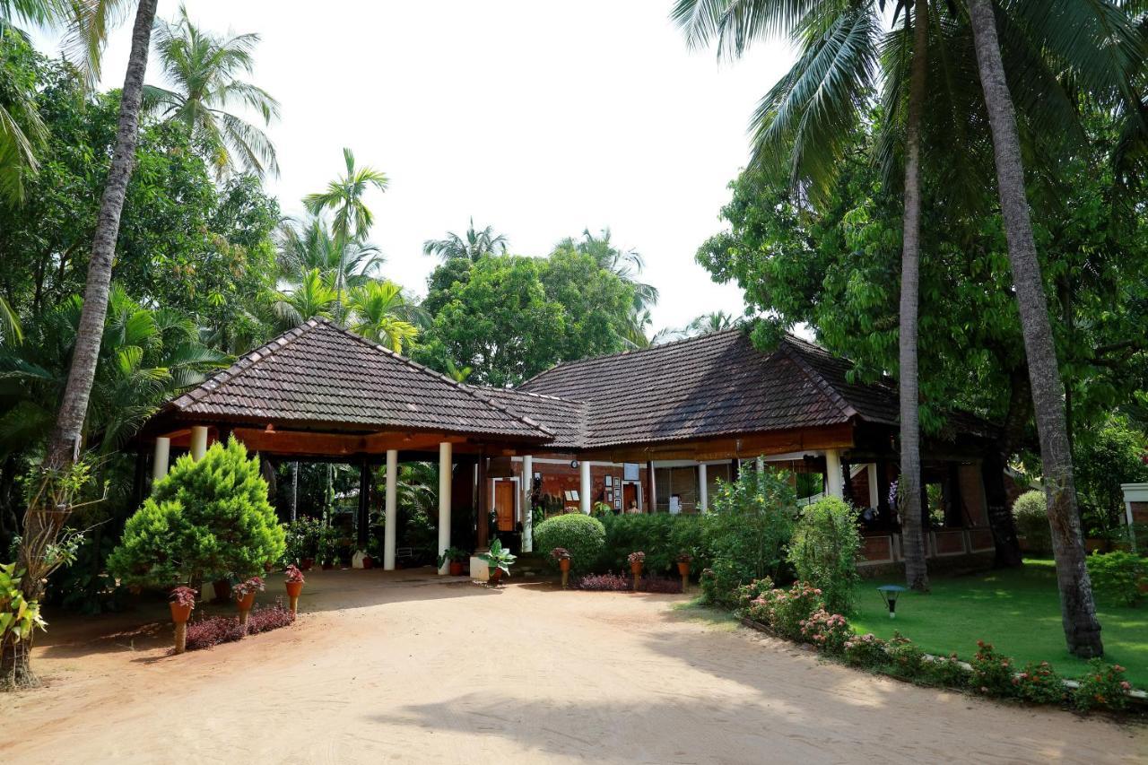 Thrissur The Nattika Beach Resort מראה חיצוני תמונה